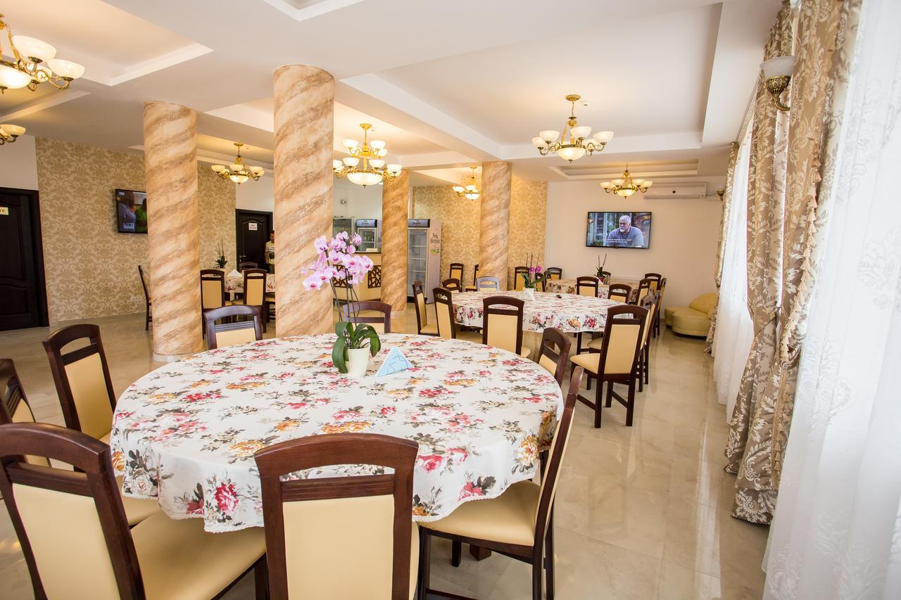 Hotel-Restaurant Ayan Piatra Neamt Luaran gambar